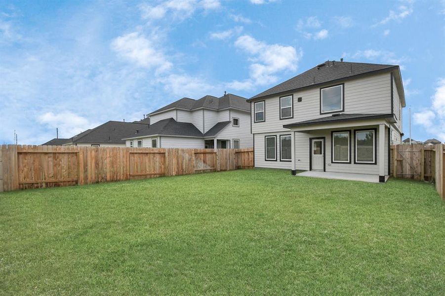 This outdoor space is an ideal canvas for your outdoor living dreams!