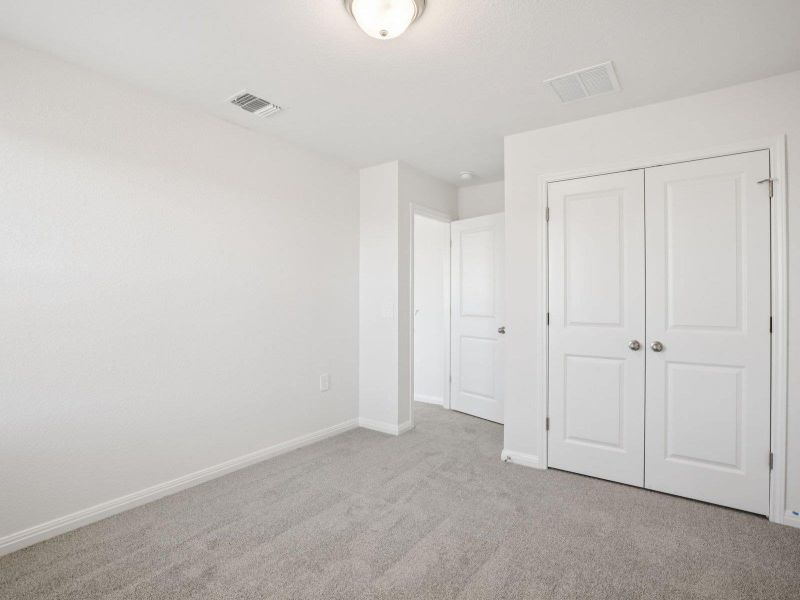 Photo is not of the actual home, but is an inspirational photo of builder’s model home and may depict options, furnishings, and/or decorator features that are not included Photo is not of the actual home, but is an inspirational photo of builder’s model home and may depict options, furnishings, and/or decorator features that are not included