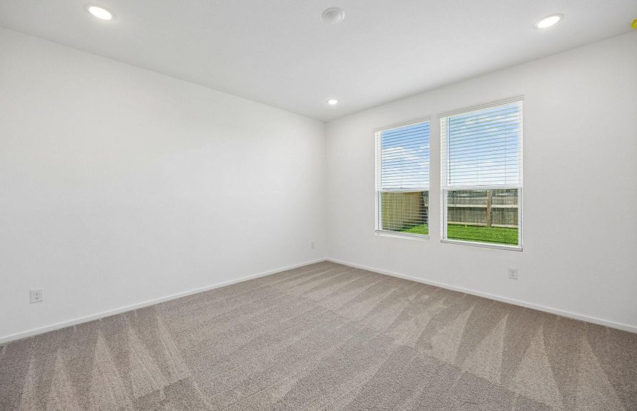 Spacious, unfurnished interior of a new home in Stokesbury, Waller (Image 23).