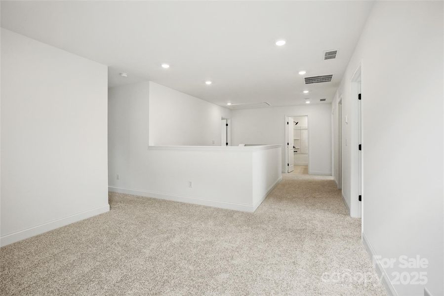 Spacious, unfurnished interior of a new home in Forest Creek, Waxhaw (Image 21).