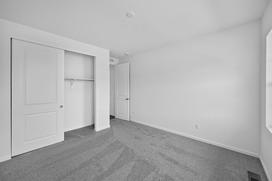 Spacious, unfurnished interior of a new home in Trailstone, Arvada (Image 21).