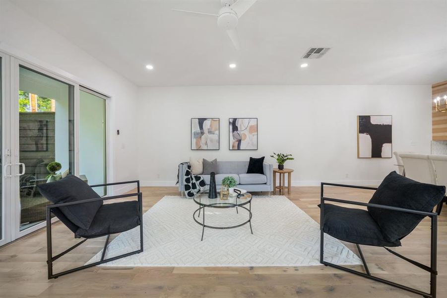Furnished interior view inside a new home in , Dallas (Image 9). Furnished interior view inside a new home in , Dallas (Image 9).