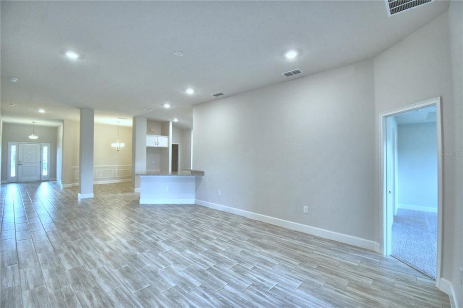 Spacious, unfurnished interior of a new home in , Auburndale (Image 58).