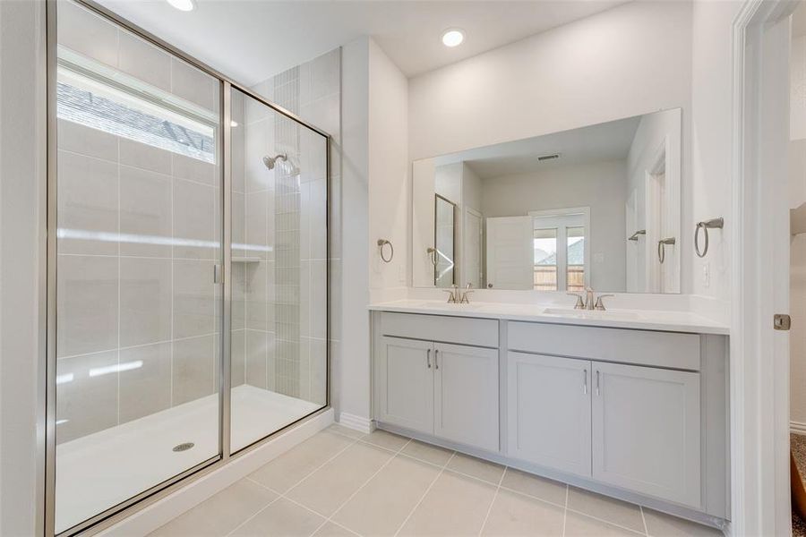 Furnished interior view inside a new home in Walden Pond, Forney (Image 4).