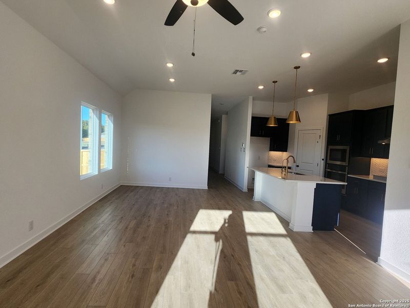 Spacious, unfurnished interior of a new home in Arcadia Ridge, San Antonio (Image 21). Spacious, unfurnished interior of a new home in Arcadia Ridge, San Antonio (Image 21).
