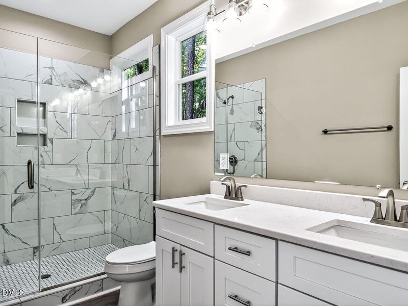 018-1280x960-bathroom