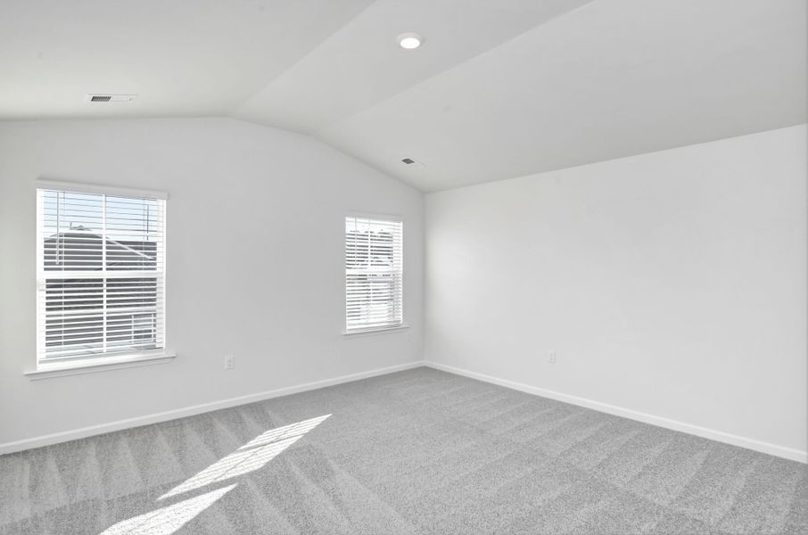 Spacious, unfurnished interior of a new home in Mulberry Landing, Orangeburg (Image 17).