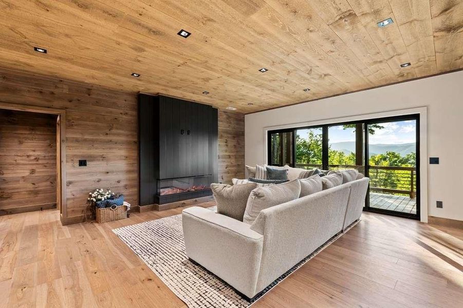 Image 97 of a home in .