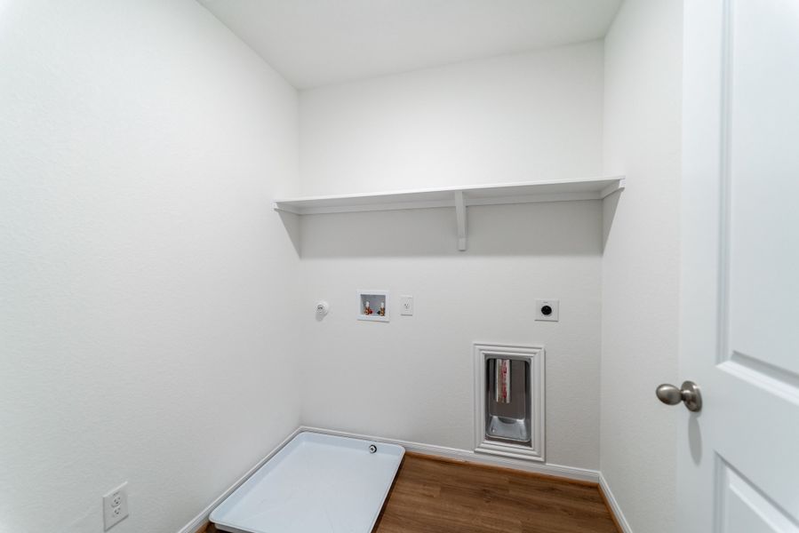 Spacious, unfurnished interior of a new home in Cool Water, Jarrell (Image 16).