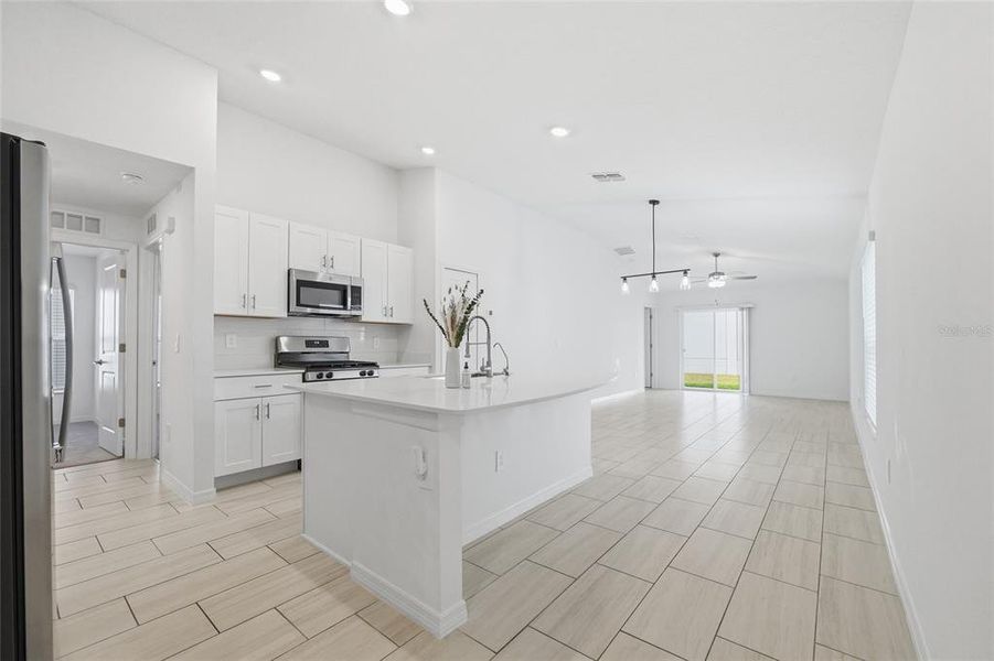 Furnished interior view inside a new home in , Zephyrhills (Image 10).
