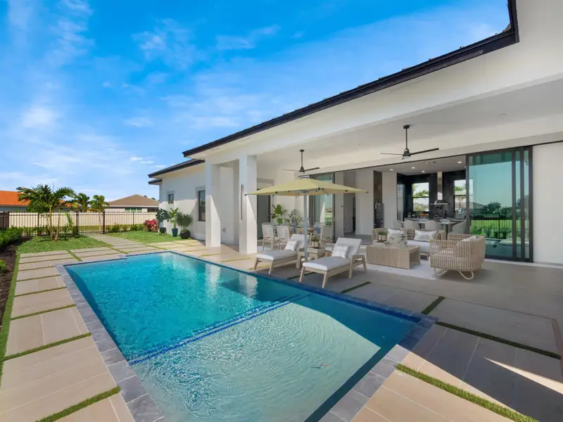 Exterior details and patio area of a home in , Port St. Lucie (Image 3).