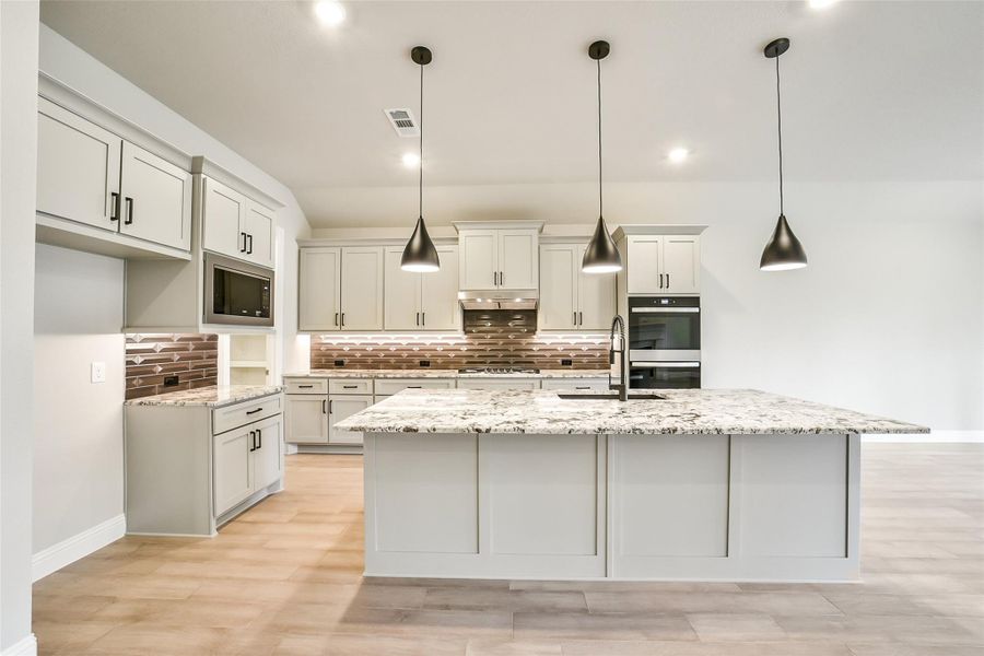 Furnished interior view inside a new home in Evergreen 60', Conroe (Image 14).