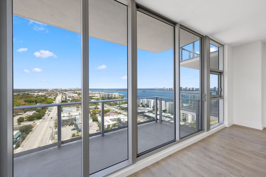 220 Lake Shore Drive - 6.jpg-FULL