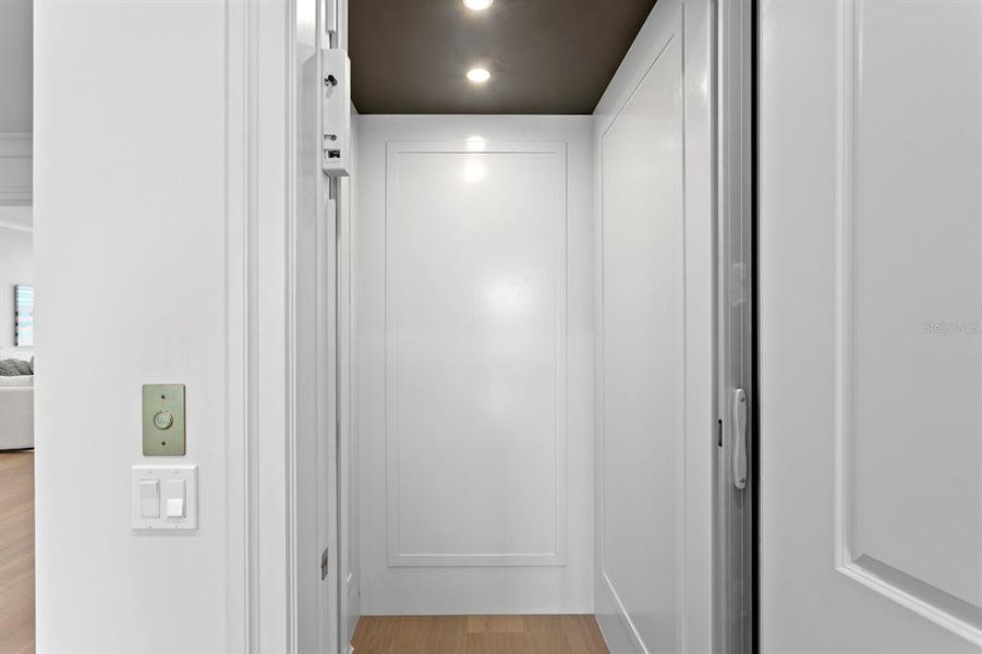 Spacious, unfurnished interior of a new home in , Tampa (Image 28).