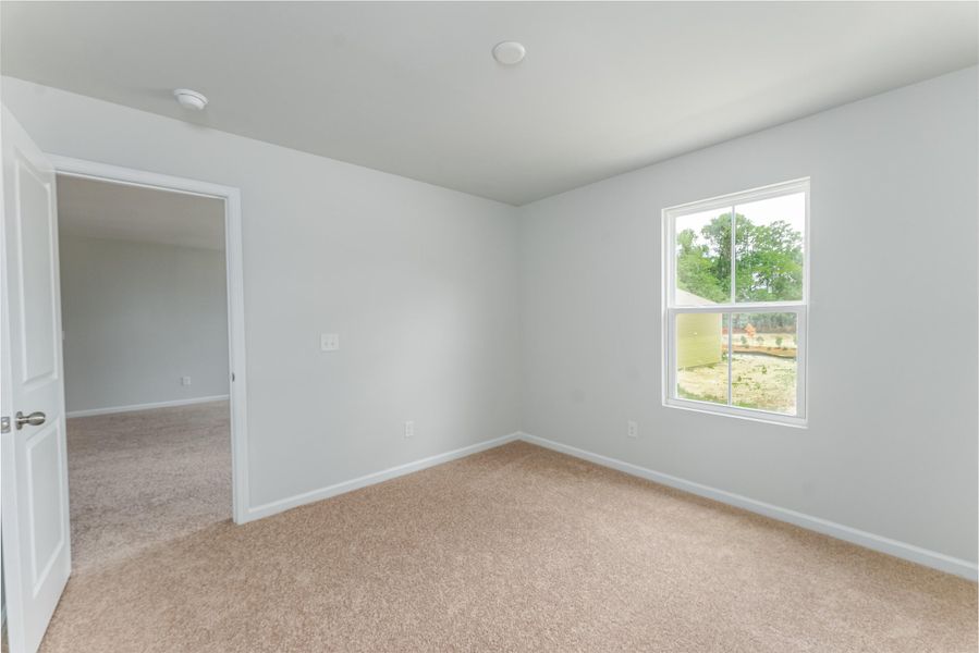 Spacious, unfurnished interior of a new home in , Summerville (Image 13).