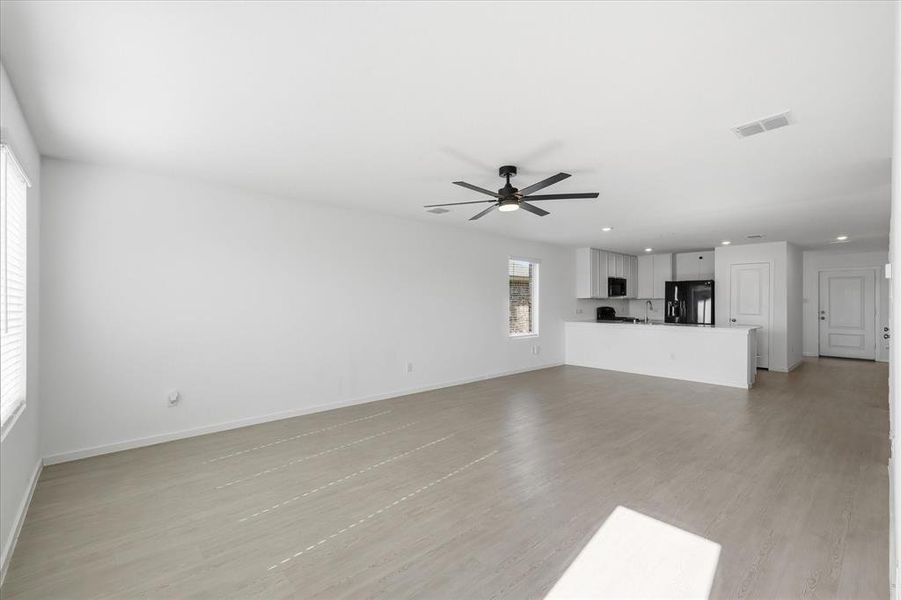 Spacious, unfurnished interior of a new home in Mobberly Farms, Pilot Point (Image 16). Spacious, unfurnished interior of a new home in Mobberly Farms, Pilot Point (Image 16).
