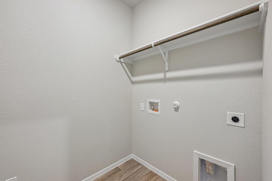 Spacious, unfurnished interior of a new home in Edgebrooke, Pflugerville (Image 29). Spacious, unfurnished interior of a new home in Edgebrooke, Pflugerville (Image 29).