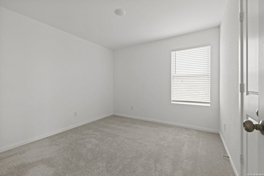 Spacious, unfurnished interior of a new home in Friendship Oaks, Fredericksburg (Image 14).