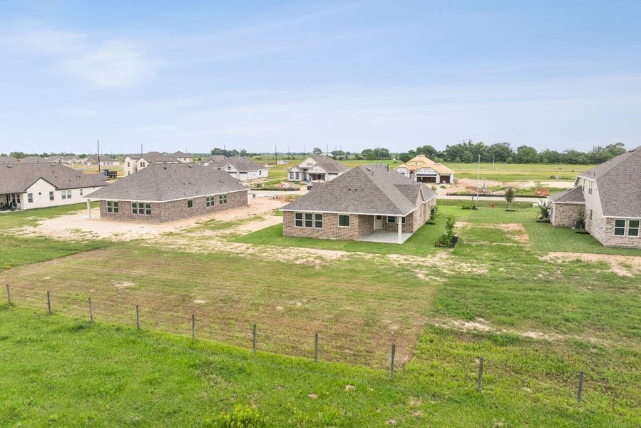 Huge lot with tons of possibilities! Huge lot with tons of possibilities!