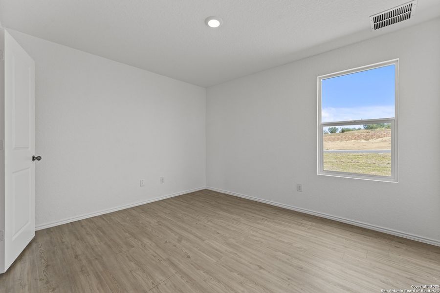 Spacious, unfurnished interior of a new home in , New Braunfels (Image 13).