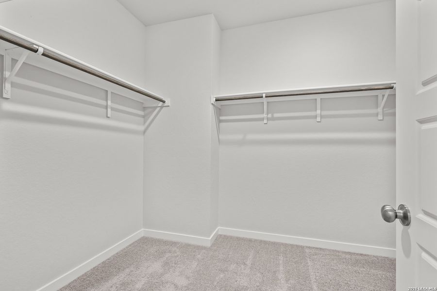Spacious, unfurnished interior of a new home in Park Place, New Braunfels (Image 20).