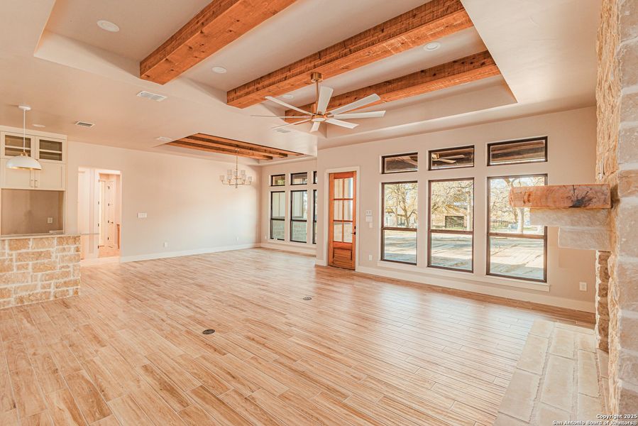 Spacious, unfurnished interior of a new home in , La Vernia (Image 20). Spacious, unfurnished interior of a new home in , La Vernia (Image 20).