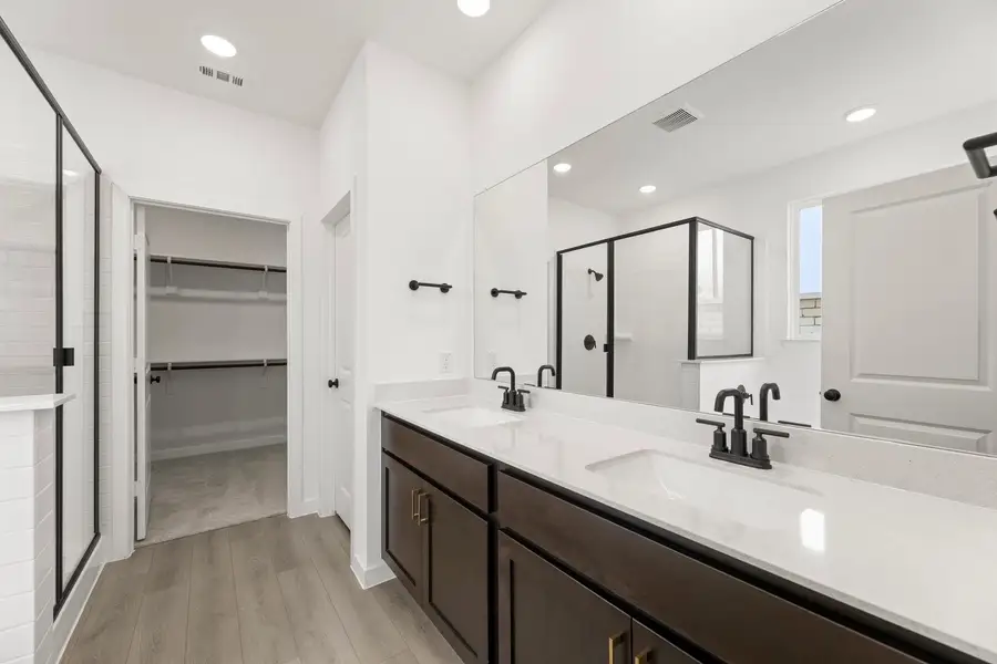 Primary Bathroom Representative Photo featuring the Oxford Collection