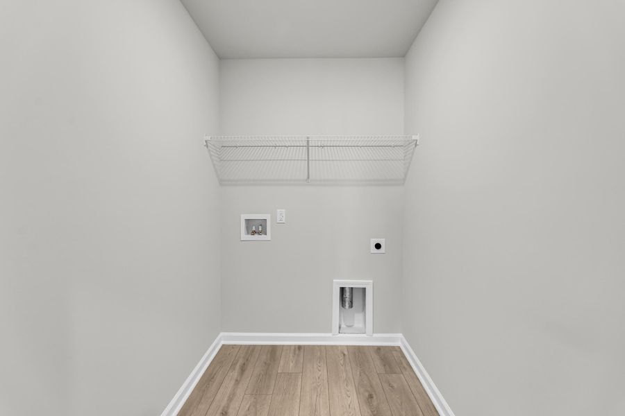 Spacious, unfurnished interior of a new home in Central Creek, Goose Creek (Image 22).