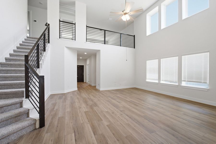 Spacious, unfurnished interior of a new home in Laurel Vistas, San Antonio (Image 82).