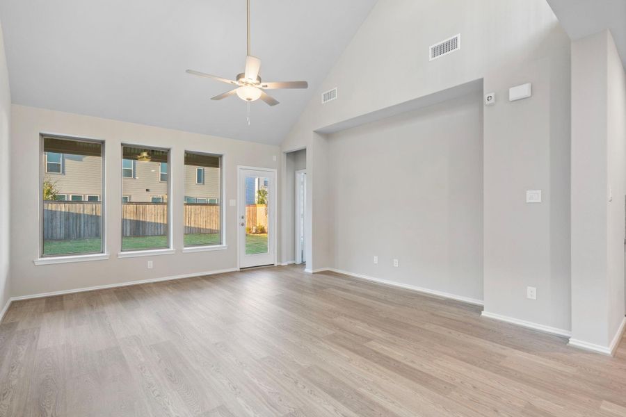 Spacious, unfurnished interior of a new home in Bridgeland 40', Cypress (Image 17). Spacious, unfurnished interior of a new home in Bridgeland 40', Cypress (Image 17).