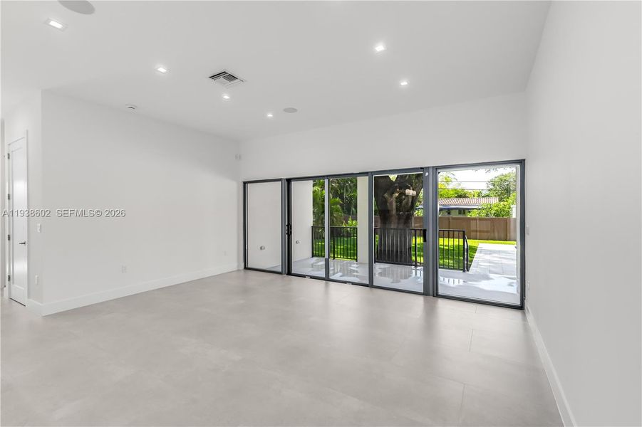 Spacious, unfurnished interior of a new home in , Biscayne Park (Image 21).