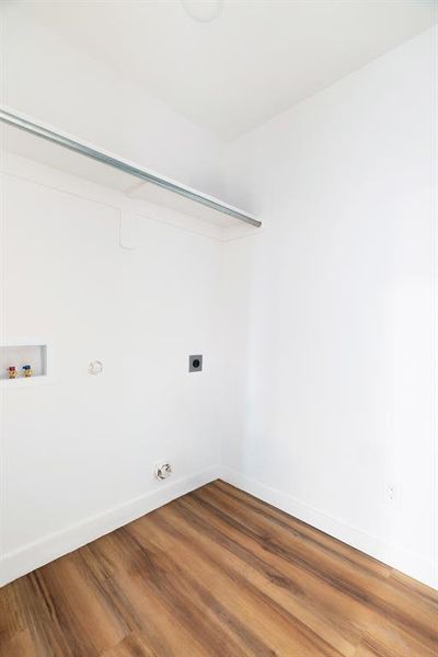 Spacious, unfurnished interior of a new home in , Powderly (Image 12). Spacious, unfurnished interior of a new home in , Powderly (Image 12).