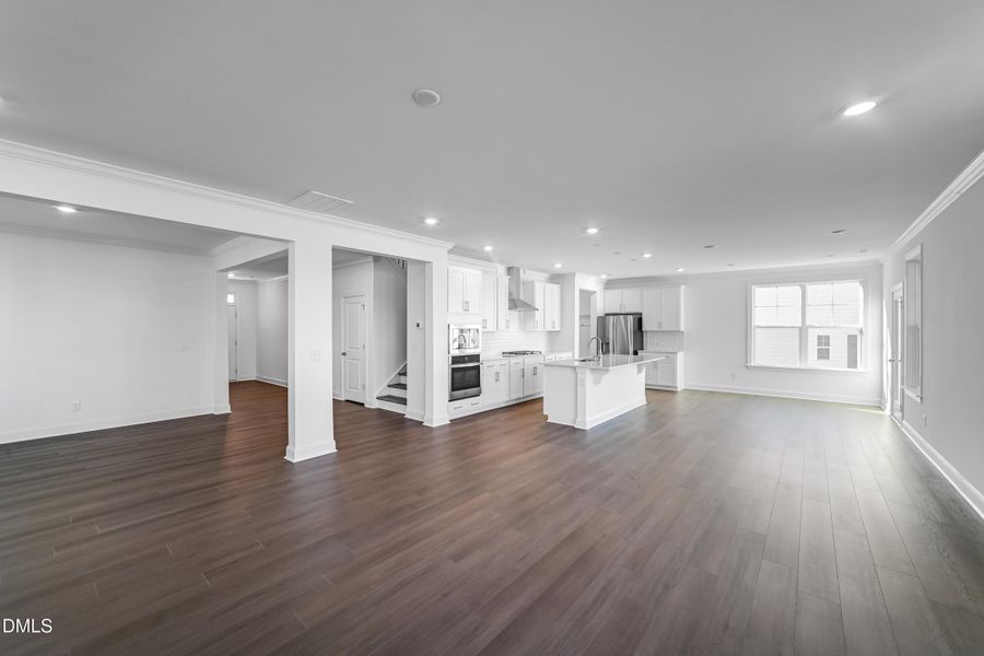 SUN_Stoneriver_Pic_EastmanIII_Great_1of2