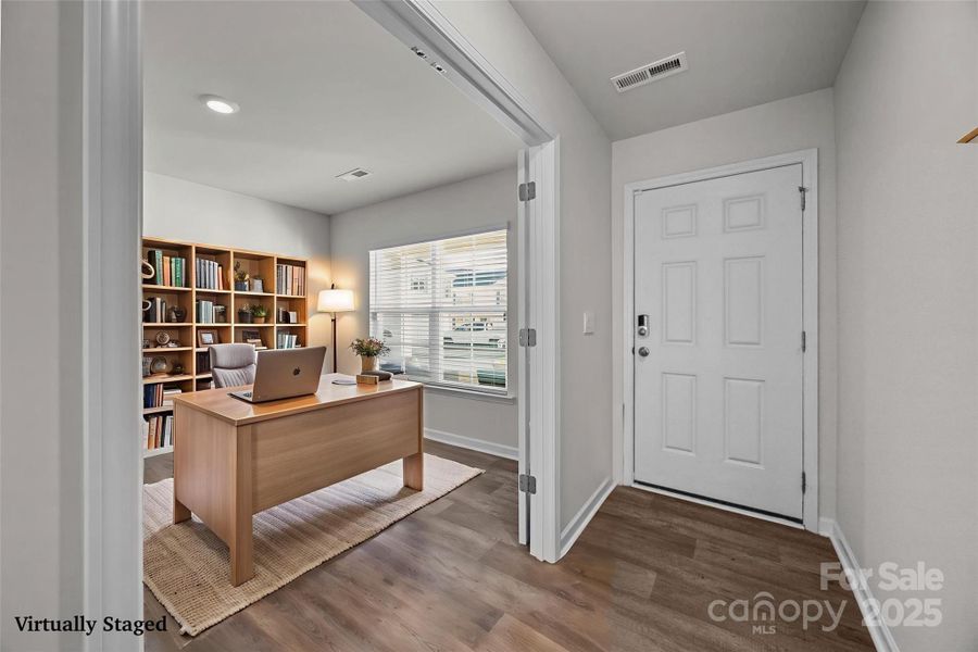 office-virtually staged