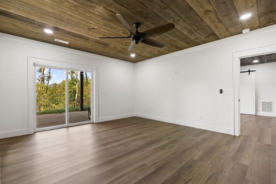 Spacious, unfurnished interior of a new home in , Mineral Bluff (Image 22).