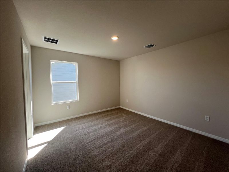 Spacious, unfurnished interior of a new home in Rolling Glen, Hutto (Image 15). Spacious, unfurnished interior of a new home in Rolling Glen, Hutto (Image 15).
