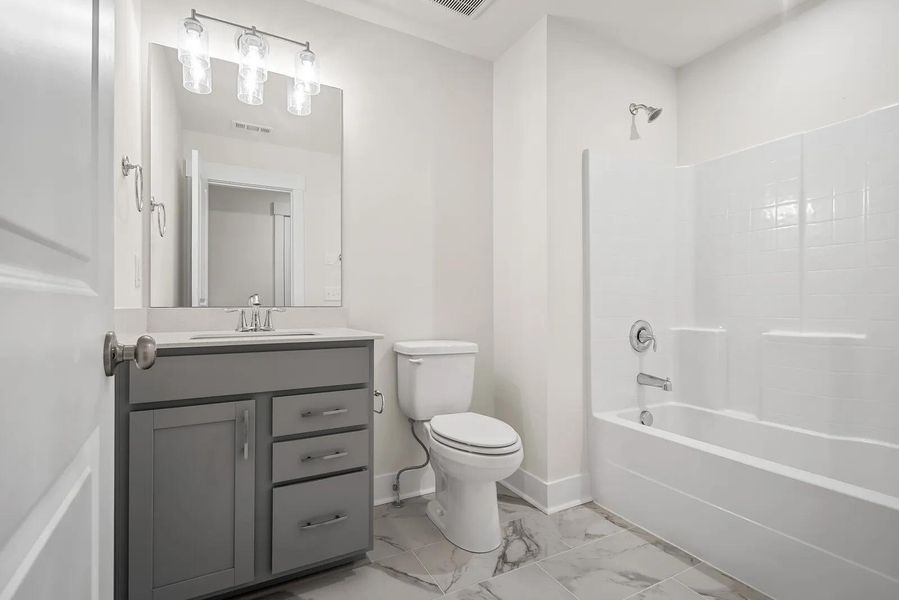 The Roseland II D Bathroom The Roseland II D Bathroom