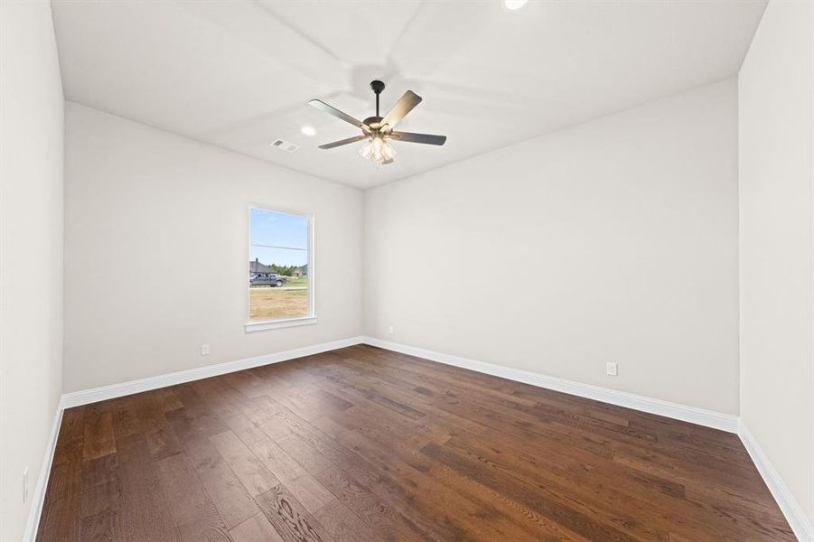 Spacious, unfurnished interior of a new home in , Waxahachie (Image 10). Spacious, unfurnished interior of a new home in , Waxahachie (Image 10).
