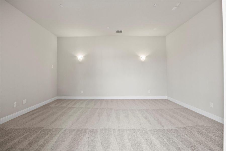 Representative unfurnished interior of a home built from the Riverdale by Windsor Homes in Ridge Pointe Estates, McLendon-Chisholm (Image 27).