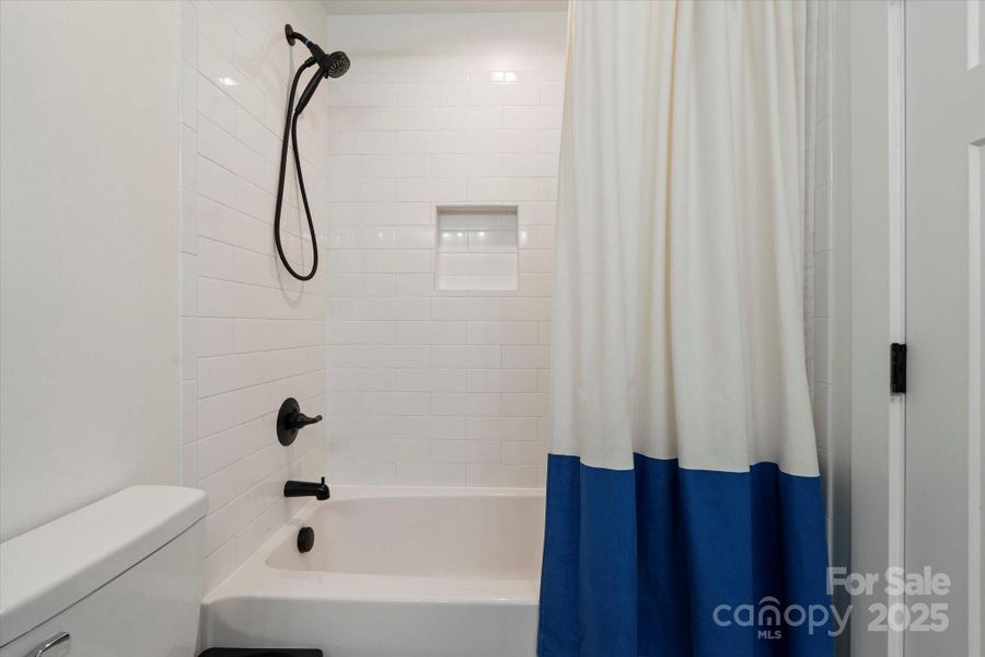 Image 28 of a home in .