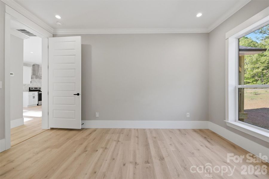 Spacious, unfurnished interior of a new home in , Taylorsville (Image 32).