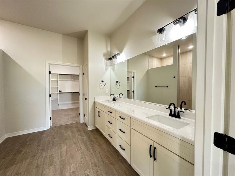 Furnished interior view inside a new home in , Lorena (Image 9).