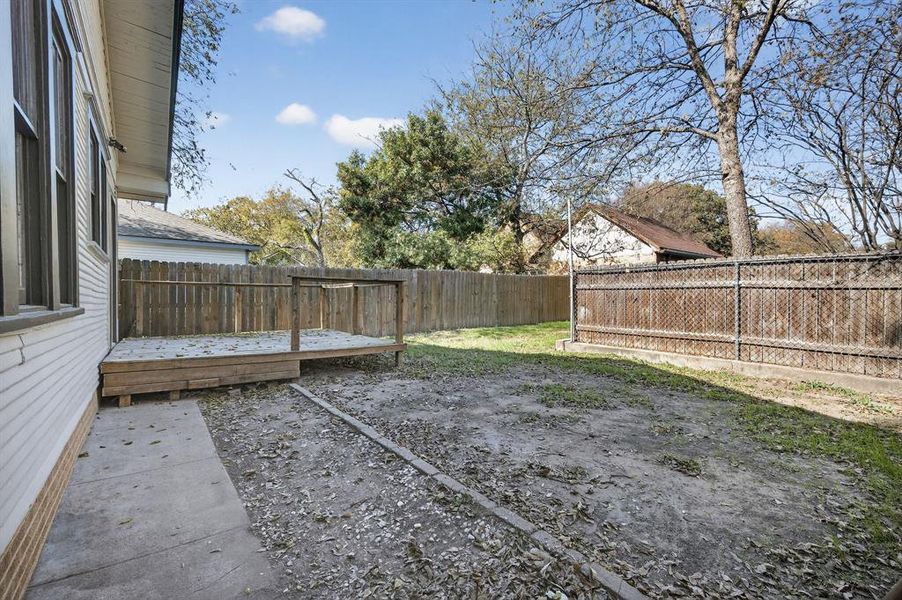 Exterior details and patio area of a home in , Mineral Wells (Image 20). Exterior details and patio area of a home in , Mineral Wells (Image 20).
