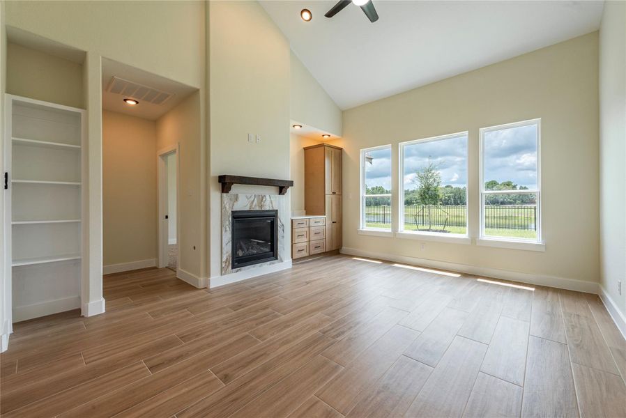 Spacious, unfurnished interior of a new home in , Santa Fe (Image 14). Spacious, unfurnished interior of a new home in , Santa Fe (Image 14).
