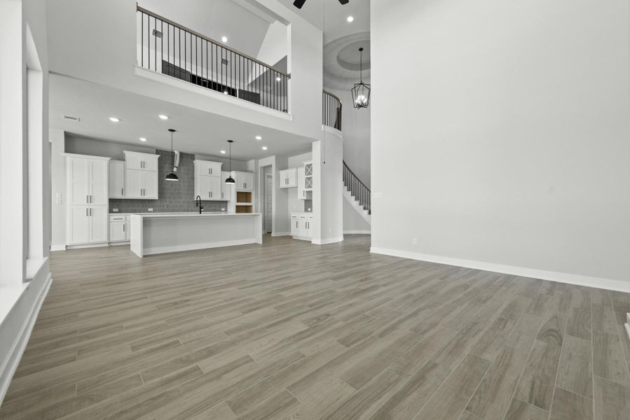 Representative image. Features, specifications, selections and colors may vary.