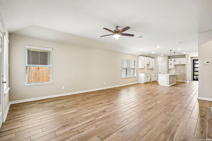 Spacious, unfurnished interior of a new home in Sagebrooke - Premier Series, San Antonio (Image 33).