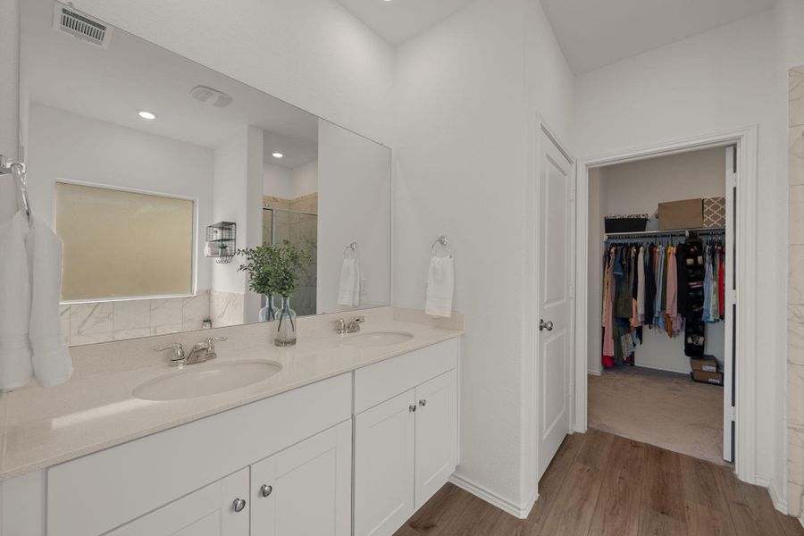 Furnished interior view inside a new home in Thunder Rock, Marble Falls (Image 23).
