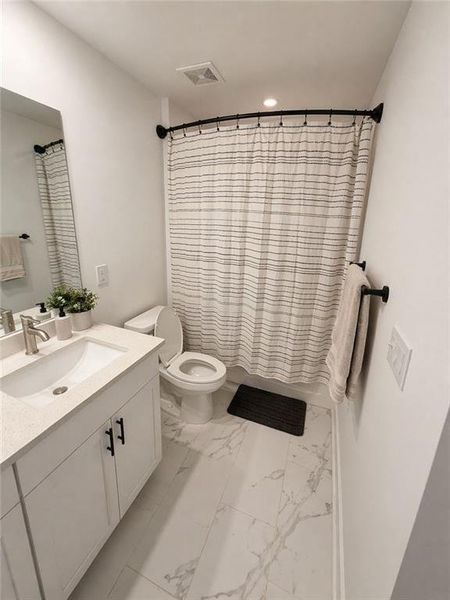 Furnished interior view inside a new home in , Dallas (Image 11).