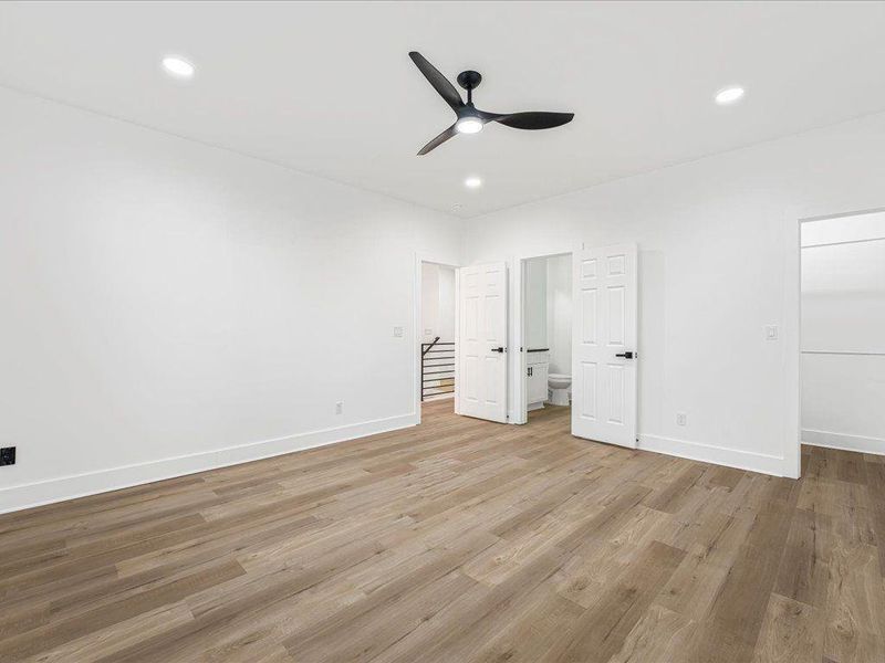 Spacious, unfurnished interior of a new home in , Dallas (Image 20).