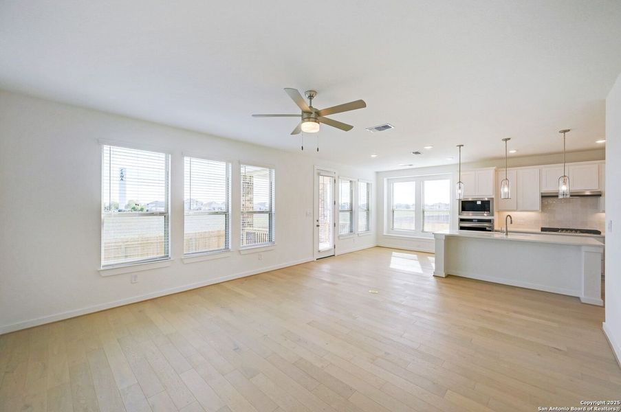 Spacious, unfurnished interior of a new home in Legacy at Lake Dunlap, New Braunfels (Image 34).